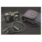 Sanyo camera with case and charger