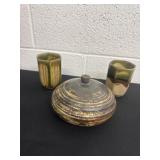 7ï¿½ pottery vase  with 4ï¿½ stone cups