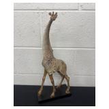 19ï¿½ giraffe statue