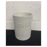 7ï¿½ utensils ceramic  holder