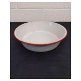 Vintage 8.25x2-in round enamelware dish