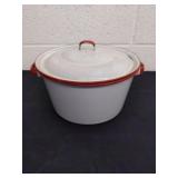 Vintage 8.25x 4.5 in enamelware pot with lid