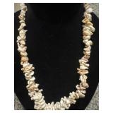 21ï¿½ heavy shell necklace