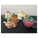 4 decorative teapots