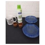 Oral-B bread therapy, two small copper mugs,