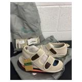 2 new Velcro shoes size 6