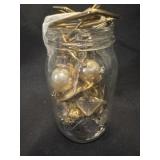 4ï¿½ jar of vintage jewelry