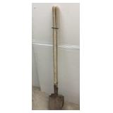 Pair of shovels with different size spade heads
