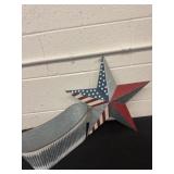 16ï¿½ metal flat star with 14ï¿½ metal organizer.