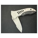 3ï¿½ black and metal pocket knife