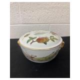 Royal Worcester Evesham Gold round covered