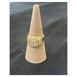Size 11.5 cubic Zirconia stone surrounded by