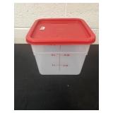 bucket with measurement and lid