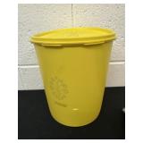 8ï¿½ flour Tupperware