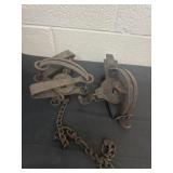 2 vintage traps