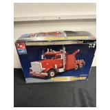 AMT 1/25 scale Peterbilt Wrecker plastic model