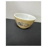 6' Pyrex mixing bowl Homestead pattern