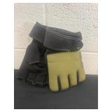 Century fingerless gloves