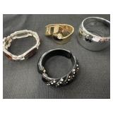 4 bracelets