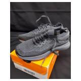 New Size 8/39 tennis shoes