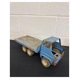 Vintage metal Tonka flat bed truck