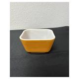vintage Pyrex 501 tan.  refrigerator dish