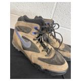 Size 7 Nike shoes