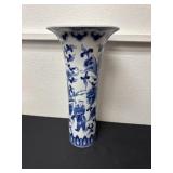 14ï¿½ Chinese-style blue and white porcelain beaker