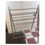 Wooden clothes drying rack 31 1/2ï¿½ x 46ï¿½ x 24ï¿½
