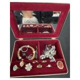 6ï¿½x5ï¿½x2ï¿½ heavy metal jewelry box with jewlrey