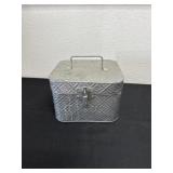8ï¿½ metal box