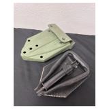 Foldbale shovel with case