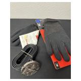 Large spyder  gloves and belt