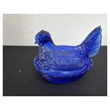 6ï¿½ vintage pressed cobalt blue glass 'Hen on a