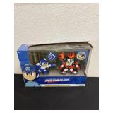 Mega Man Classic 8-Bit Figure 2-Pack (Mega Man