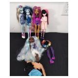 Four monster high and one lol surprise doll