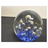 3ï¿½ art glass paperweight