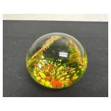 1.5ï¿½hand-blown art glass paperweight