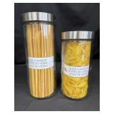 8.5ï¿½ and 10.5ï¿½ glass canisters