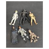 Group of sm Star Wars figurines various episodes