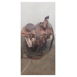 15' Western saddle with pad Some horn leather