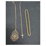 3 gold colored necklaces