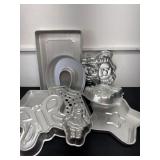 Aluminum cake pans