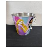 7.5ï¿½ Disney bucket