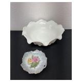 Large vintage Westmoreland, grapes and leaves
