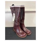 New no boundary size 8 1/2 boots