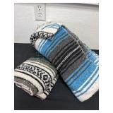 2 throw blankets