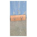 Horseshoe wall hanger hooks