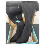 New size 8 black boots