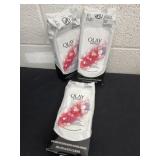 Three new Olay wet cleansing clothes